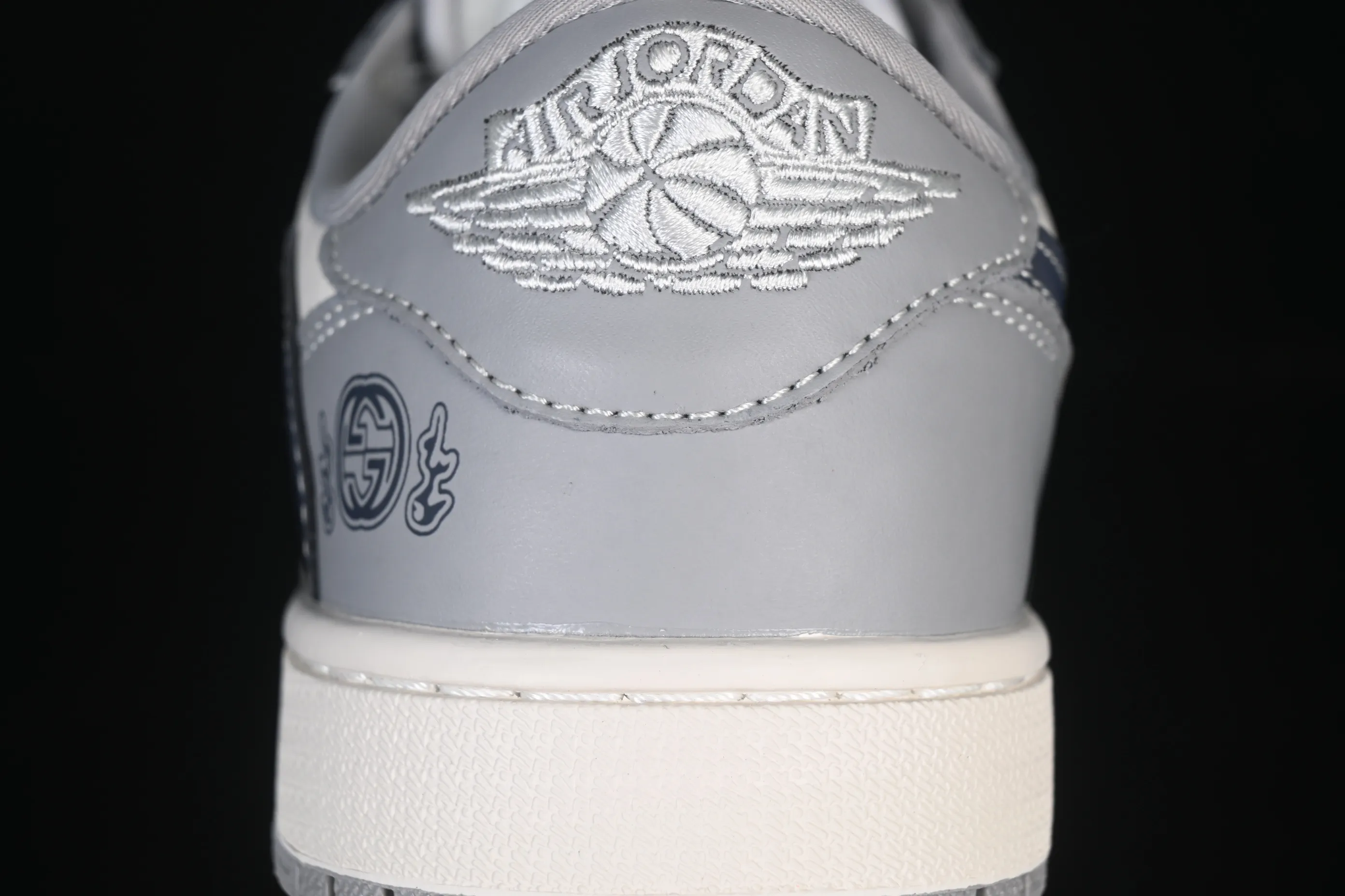 All categories Air Jordan Jordan series basketball shoes Air Jordan 1 Low High-end customized low-top sneakers Travis Scott x Fragment Design x Air Jordan 1 Low OG SP AJ1 Joe 1 Gucci joint smoke gray dark blue hook low-top cultural casual sneakers LD2025-023